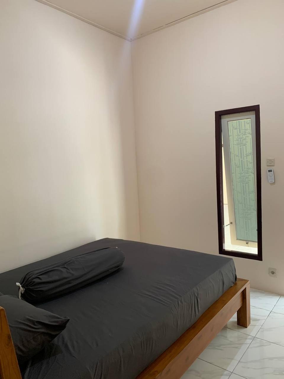 Dikky Guest House Near Bangsal And Sira Pemenang Bagian luar foto