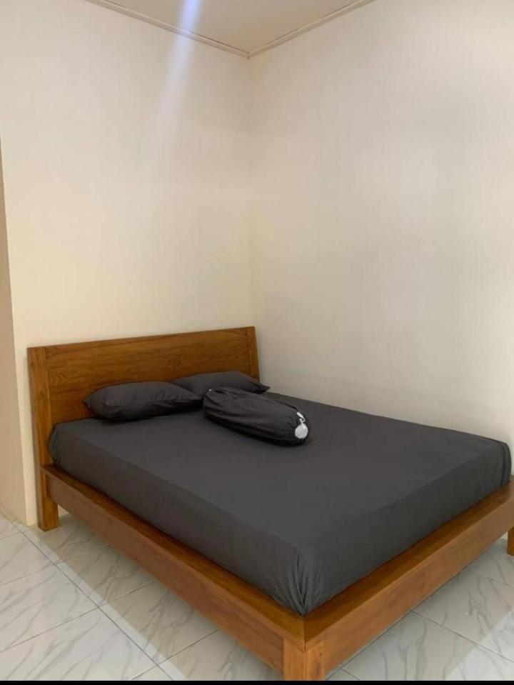 Dikky Guest House Near Bangsal And Sira Pemenang Bagian luar foto